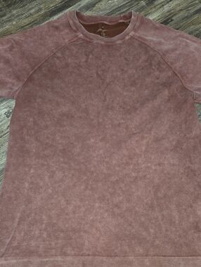Fabletics Men's Washed Rose Short-Sleeve Crew Tee Large